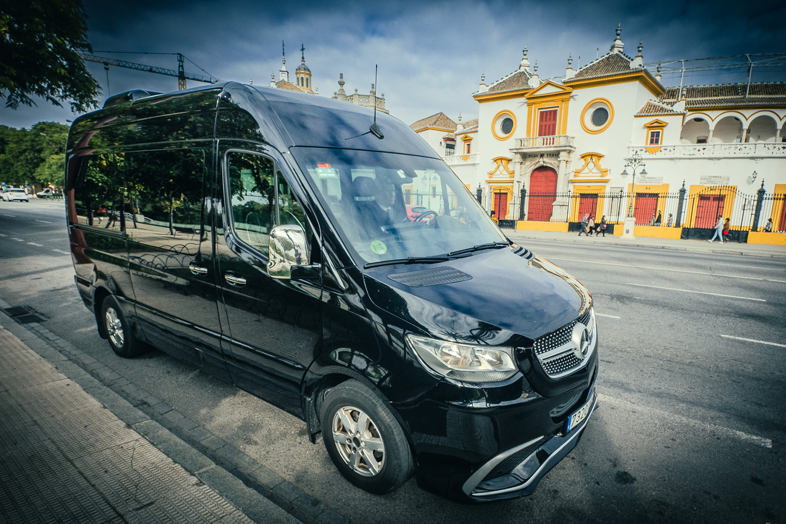 Sedans y Minivans - Autocares LACT