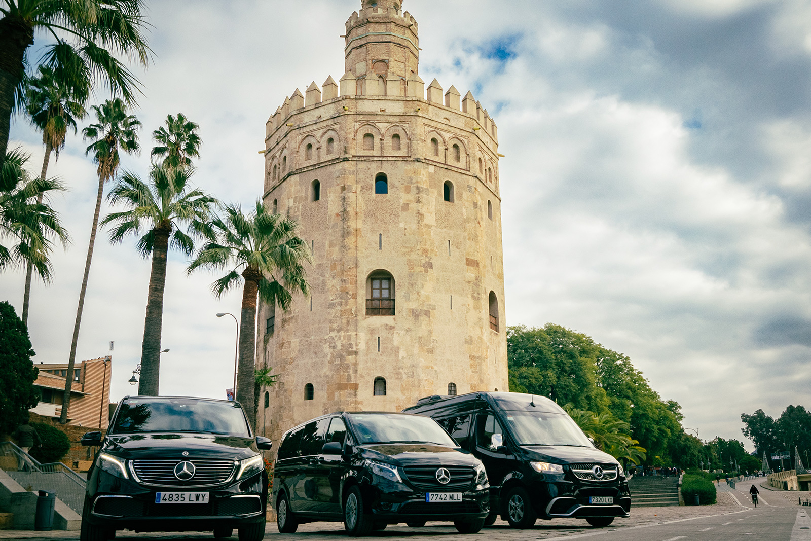 Sedans y Minivans - Autocares LACT