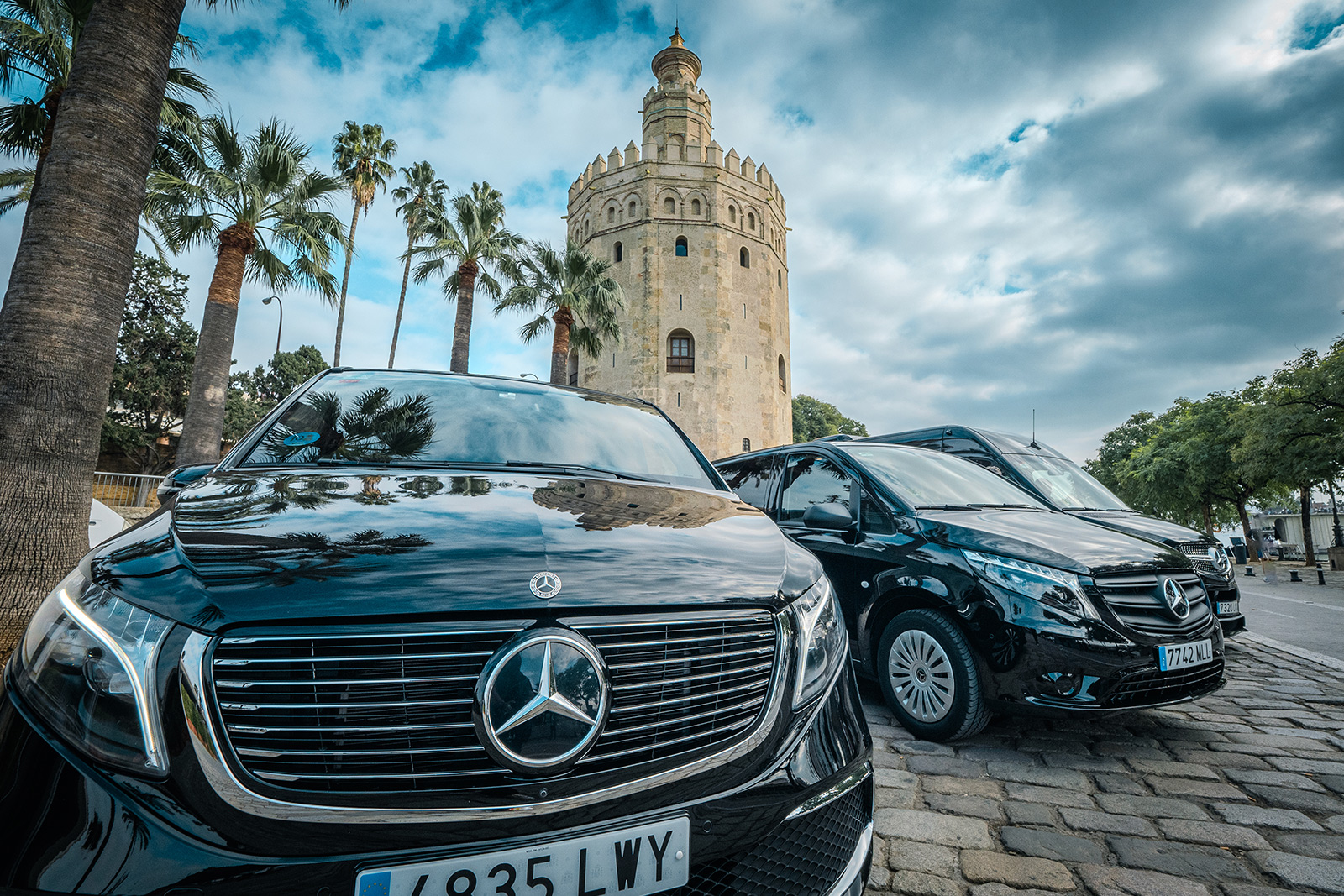 Sedans y Minivans - Autocares LACT