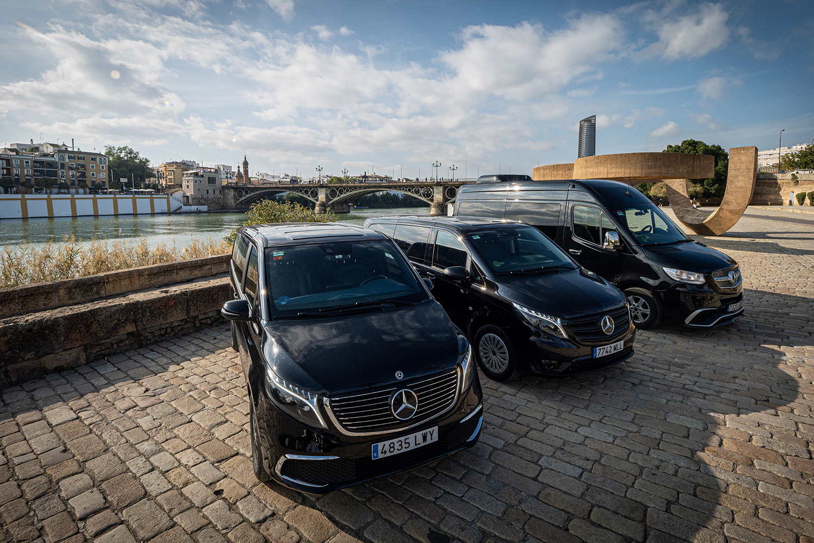 Sedans y Minivans - Autocares LACT