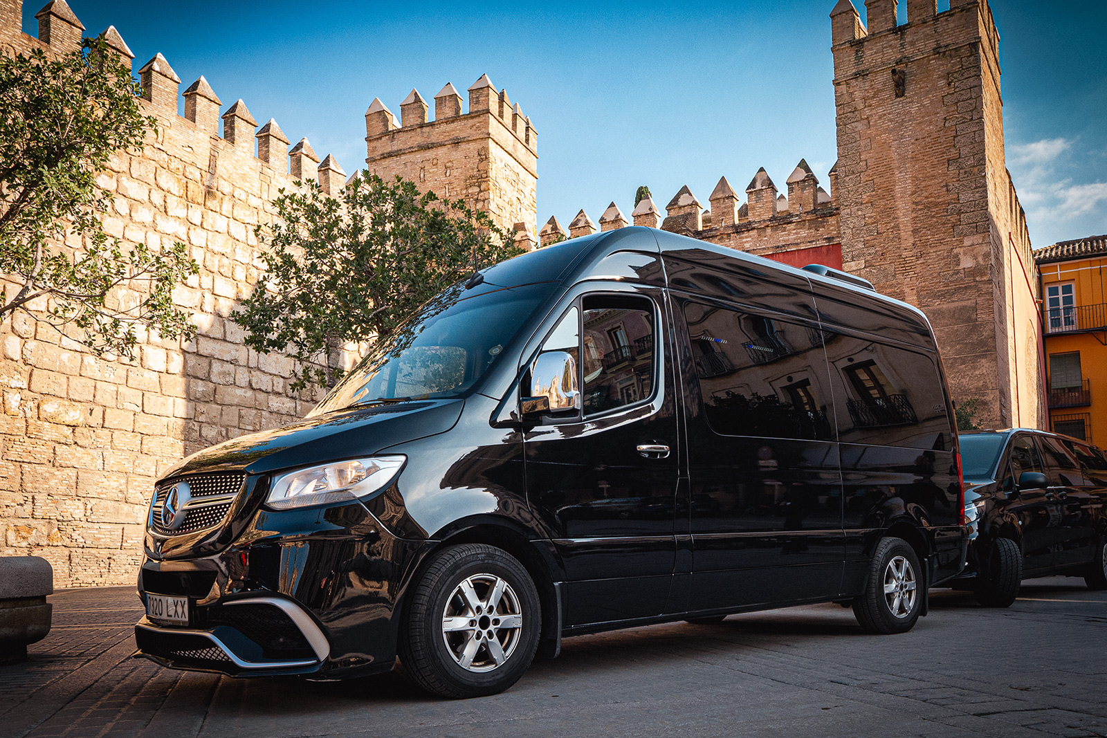 Sedans y Minivans - Autocares LACT