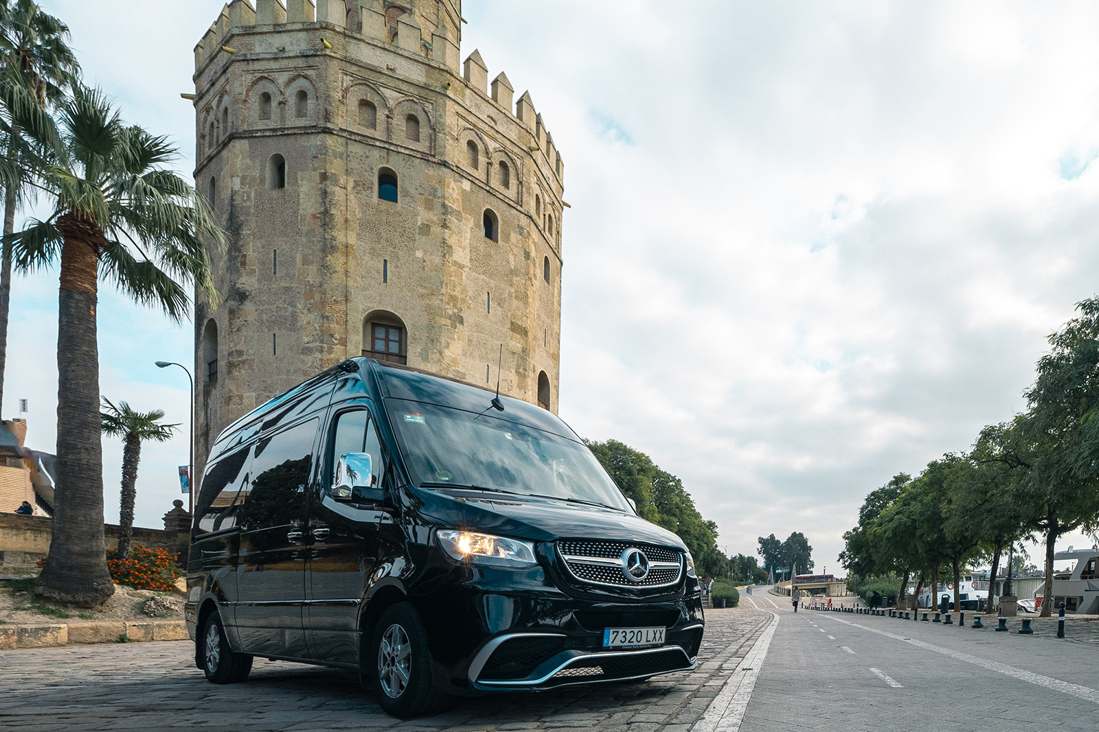 Sedans y Minivans - Autocares LACT