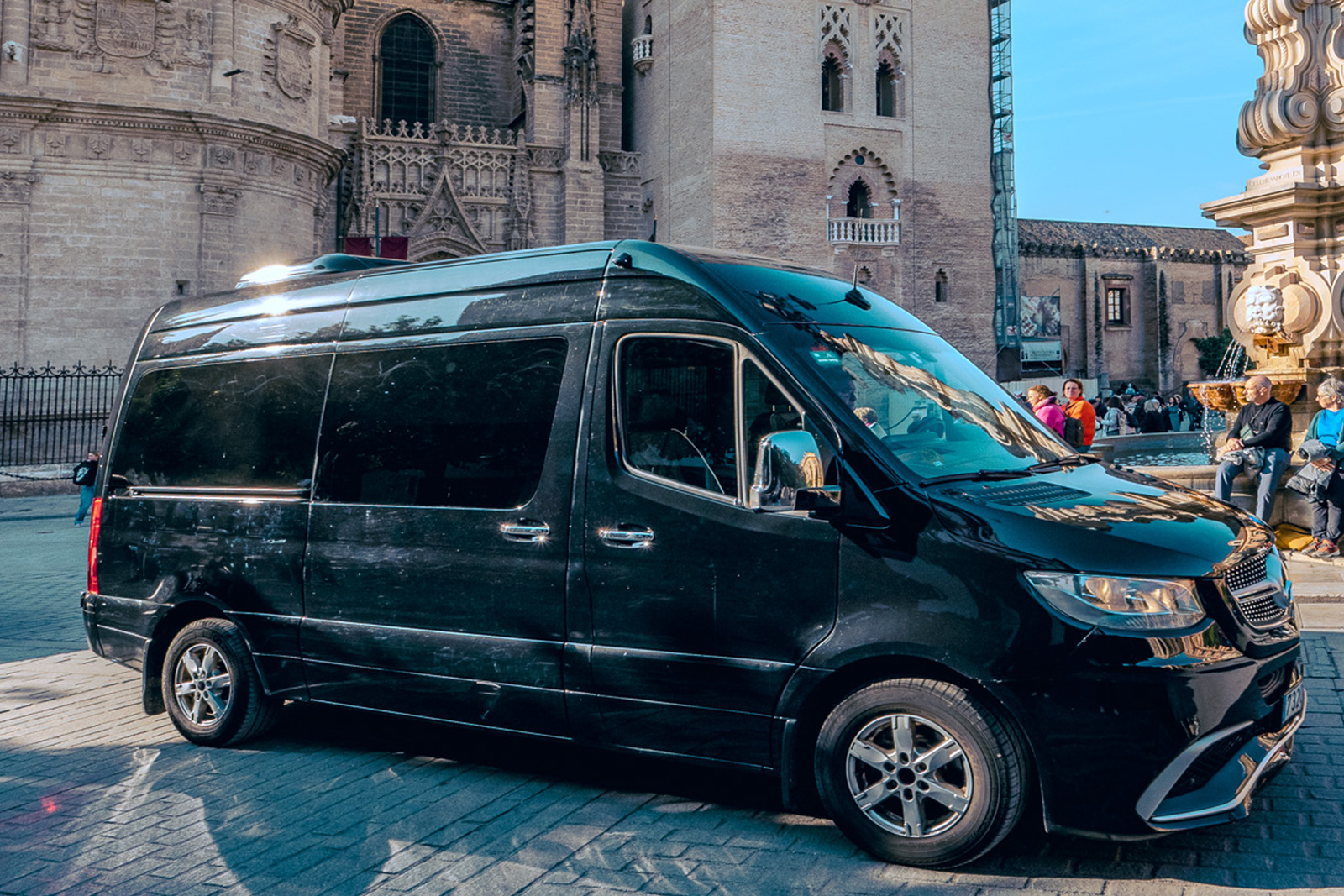 Sedans y Minivans - Autocares LACT