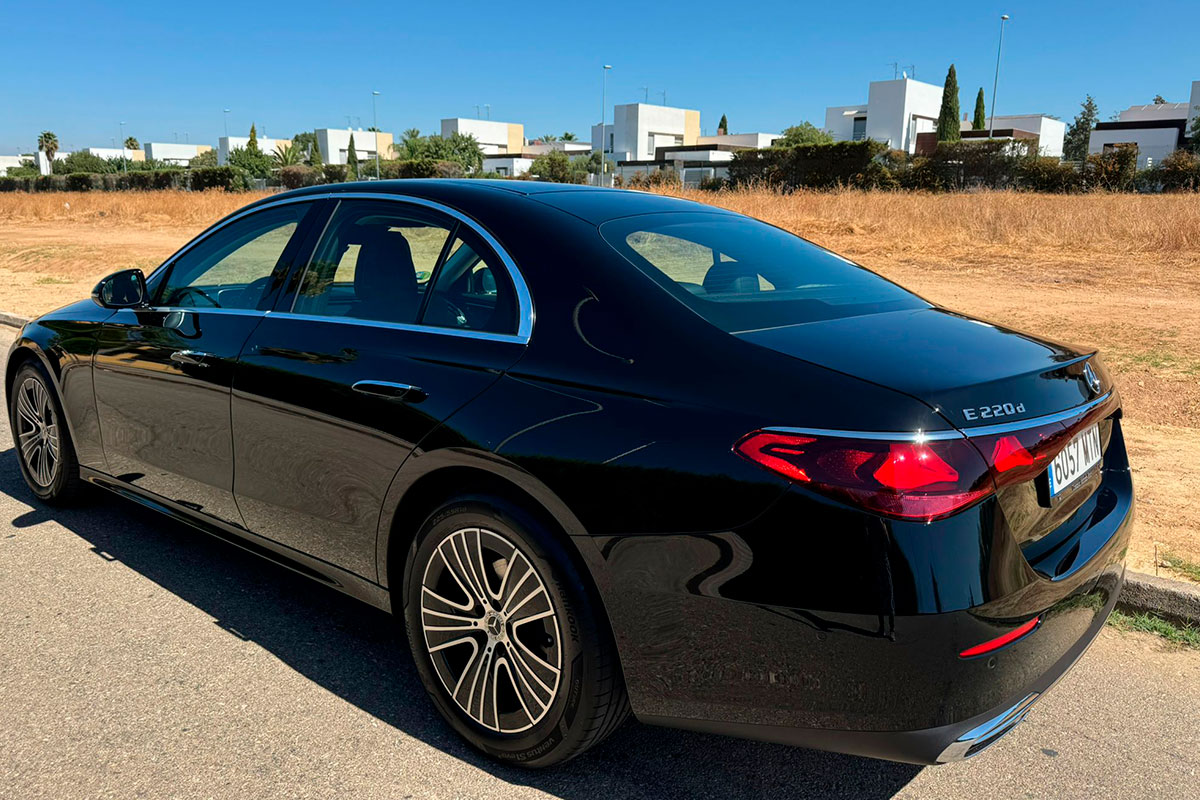 Sedans y Minivans - Autocares LACT