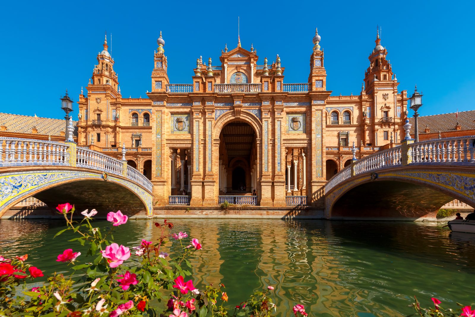 Transporte para eventos culturales de verano en Sevilla - Autocares LACT