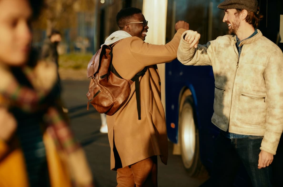 ¿Organizas una salida en grupo? Descubre nuestro servicio de transporte privado en Sevilla - Autocares LACT